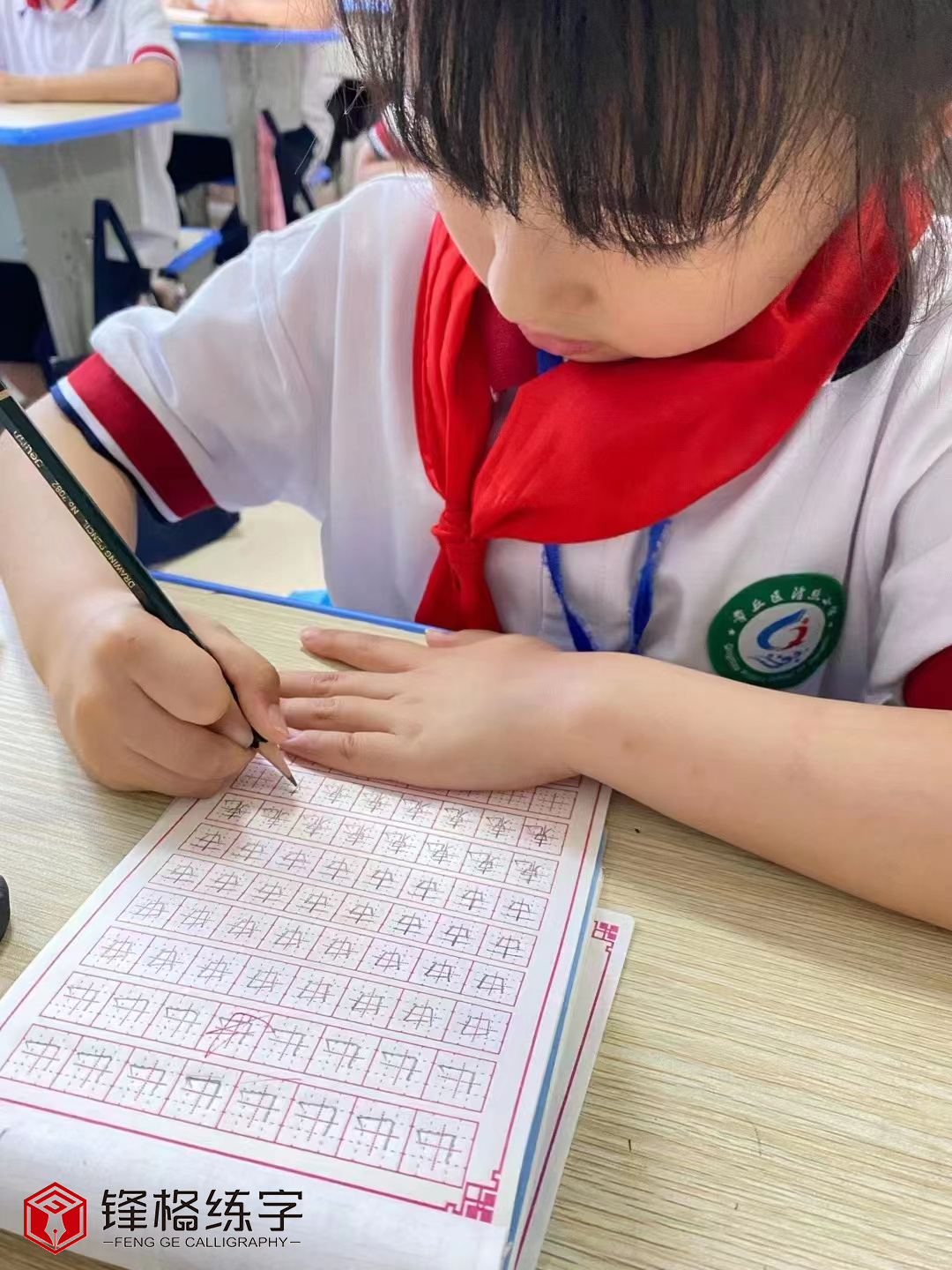 硬筆書法品牌加盟校區學員練字中